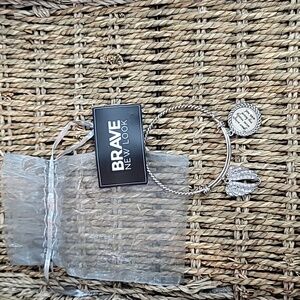 Brave new look wings where ready heart was not bracelet nwt
